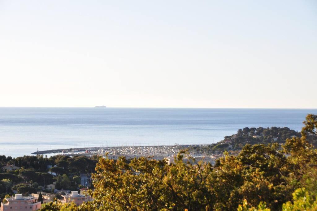 Villa Abeille : Douces Vacances D'Ete Avec Vue Mer Cavalaire-sur-Mer Exterior foto
